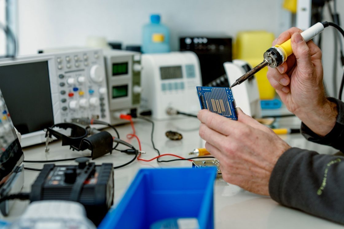Electronics repair workbench